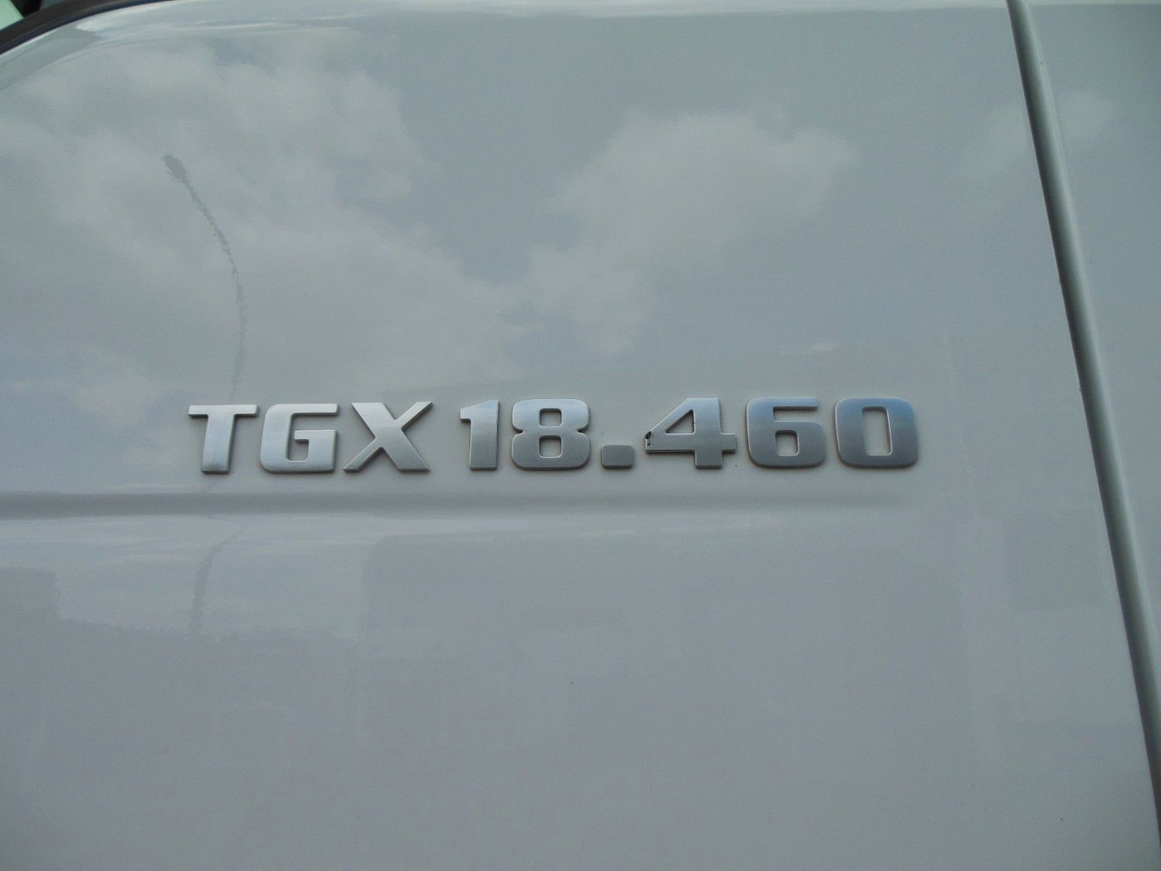 MAN TGX 18.460, XLX, VOLL LUFT, PRITSCHE 9,2M, TOP!! - Camion cu prelată: Foto 5 MAN TGX 18.460, XLX, VOLL LUFT, PRITSCHE 9,2M, TOP!! - Camion cu prelată: Foto 5