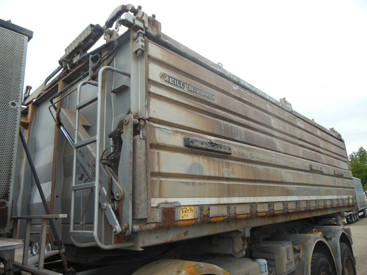 Mercedes-Benz ACTROS 4144, 8X6, 3 PEDALE, MEILLER, BODRMATIC - Camion basculantă: Foto 5 Mercedes-Benz ACTROS 4144, 8X6, 3 PEDALE, MEILLER, BODRMATIC - Camion basculantă: Foto 5