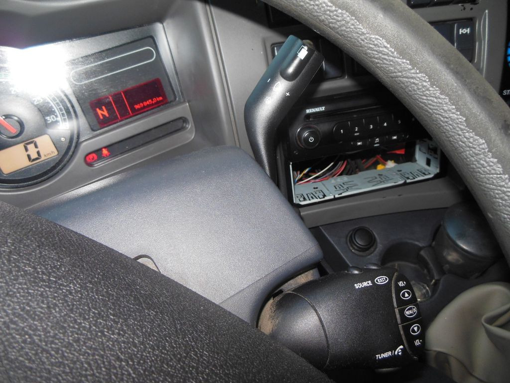 Camion platformă Renault MIDLUM DXI 180.08 Renault MIDLUM DXI 180.08: Foto 21 Camion platformă Renault MIDLUM DXI 180.08 Renault MIDLUM DXI 180.08: Foto 21