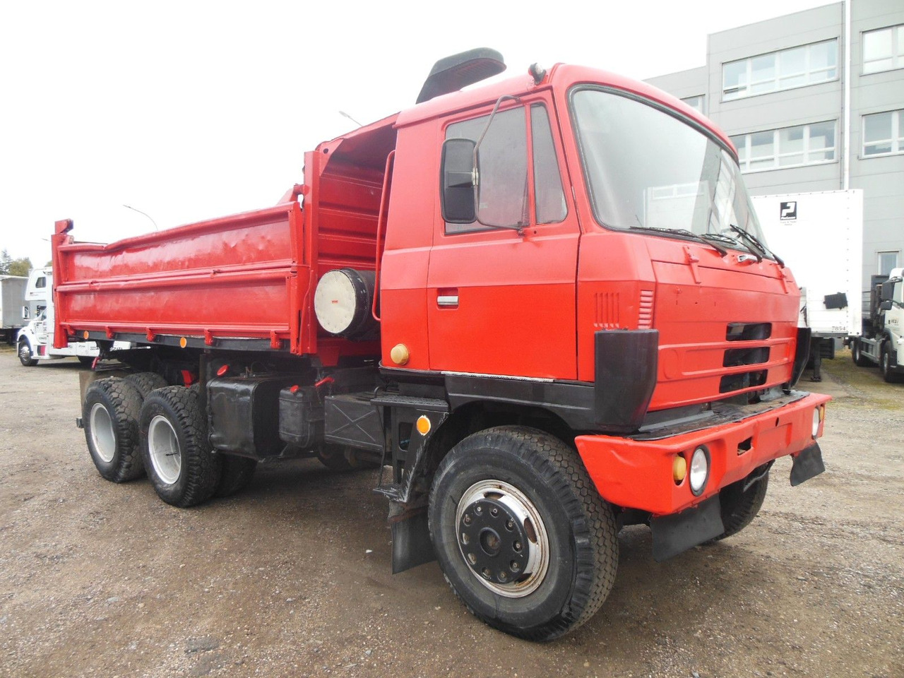 Tatra T 815, 6x6 - Camion basculantă: Foto 2 Tatra T 815, 6x6 - Camion basculantă: Foto 2