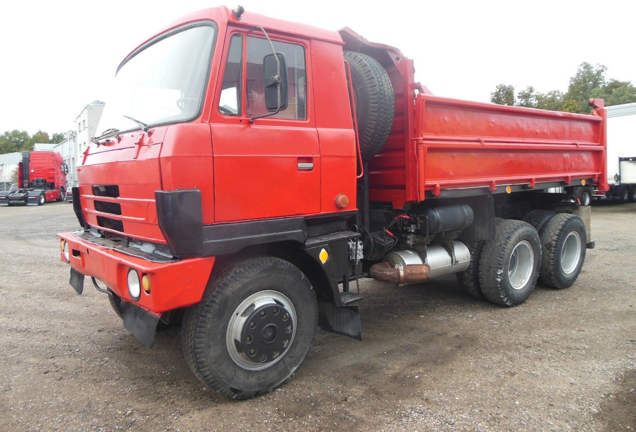 Tatra T 815, 6x6 - Camion basculantă: Foto 1 Tatra T 815, 6x6 - Camion basculantă: Foto 1