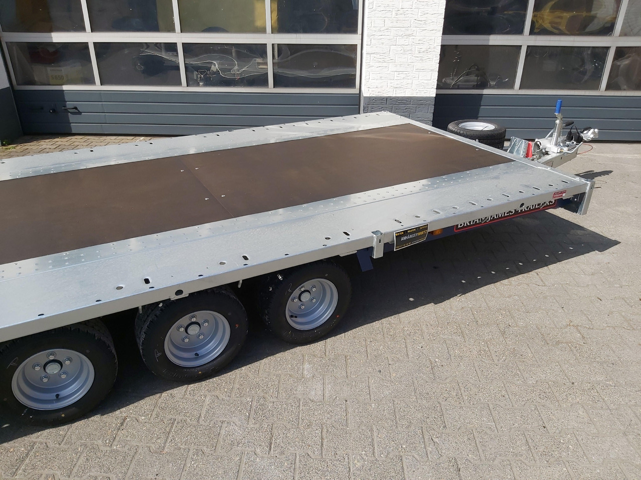 Brian James Trailer CarGO Connect 450x210cm Tridem 10" 3500kg Modell 22 - Remorcă platformă: Foto 5 Brian James Trailer CarGO Connect 450x210cm Tridem 10" 3500kg Modell 22 - Remorcă platformă: Foto 5