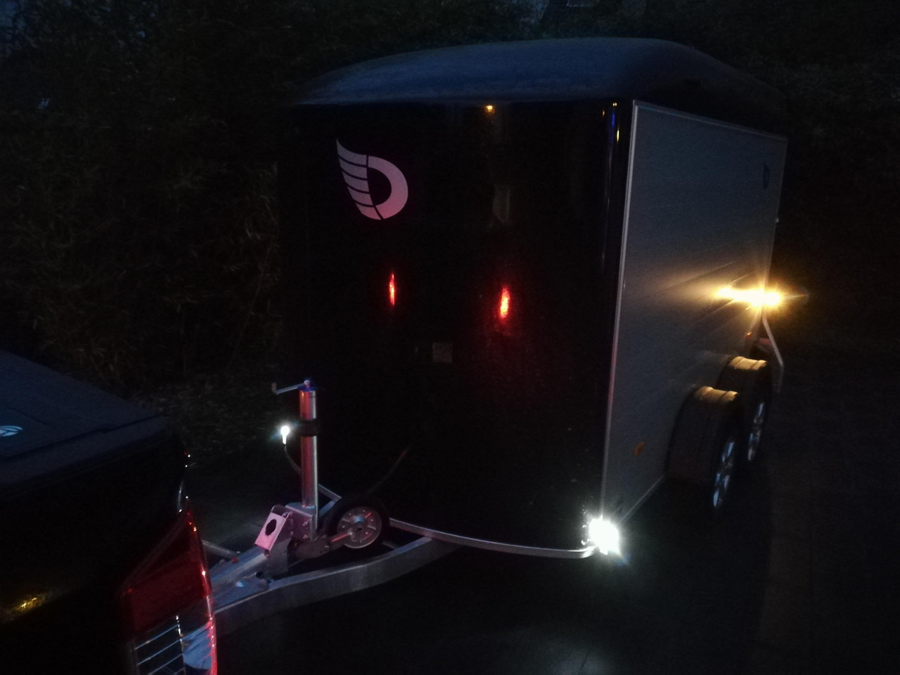 Cargo Roadster 500 312x167x199cm Alu Poly black Seitentür 100km/H Pullman 2000kg Sommer Aktion 2025 - Remorcă furgon: Foto 2 Cargo Roadster 500 312x167x199cm Alu Poly black Seitentür 100km/H Pullman 2000kg Sommer Aktion 2025 - Remorcă furgon: Foto 2