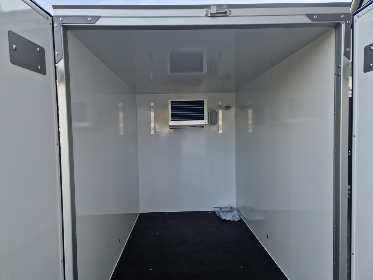 Kühlanhänger 752 DK2 Classic 199x124x150cm XPS Govi Kühlung 750kg ungebremst - Remorcă frigider: Foto 5 Kühlanhänger 752 DK2 Classic 199x124x150cm XPS Govi Kühlung 750kg ungebremst - Remorcă frigider: Foto 5