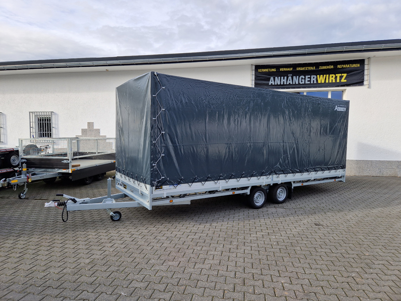 MEDAX - 2 3000 611x203x210cm Hochplane 12" niedrig Fahrwerk 3000kg - Remorcă cu prelată: Foto 2 MEDAX - 2 3000 611x203x210cm Hochplane 12" niedrig Fahrwerk 3000kg - Remorcă cu prelată: Foto 2