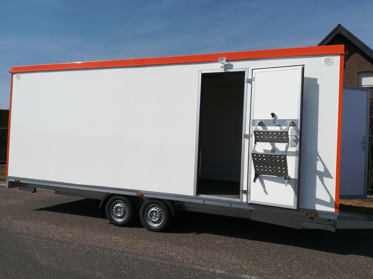 Mobiles Büro 612x222x220cm Tür + Fenster + WC Raum (XXXL) 2000kg - Container locuibil, Remorcă: Foto 1 Mobiles Büro 612x222x220cm Tür + Fenster + WC Raum (XXXL) 2000kg - Container locuibil, Remorcă: Foto 1