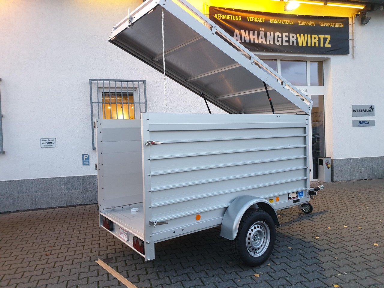 PKW Anhänger Koch Aluline 4.13 Deckel Hecktür Aluboden DV 250x125x125cm 1300kg 100 km/H Modell 23 - Remorcă furgon: Foto 3 PKW Anhänger Koch Aluline 4.13 Deckel Hecktür Aluboden DV 250x125x125cm 1300kg 100 km/H Modell 23 - Remorcă furgon: Foto 3