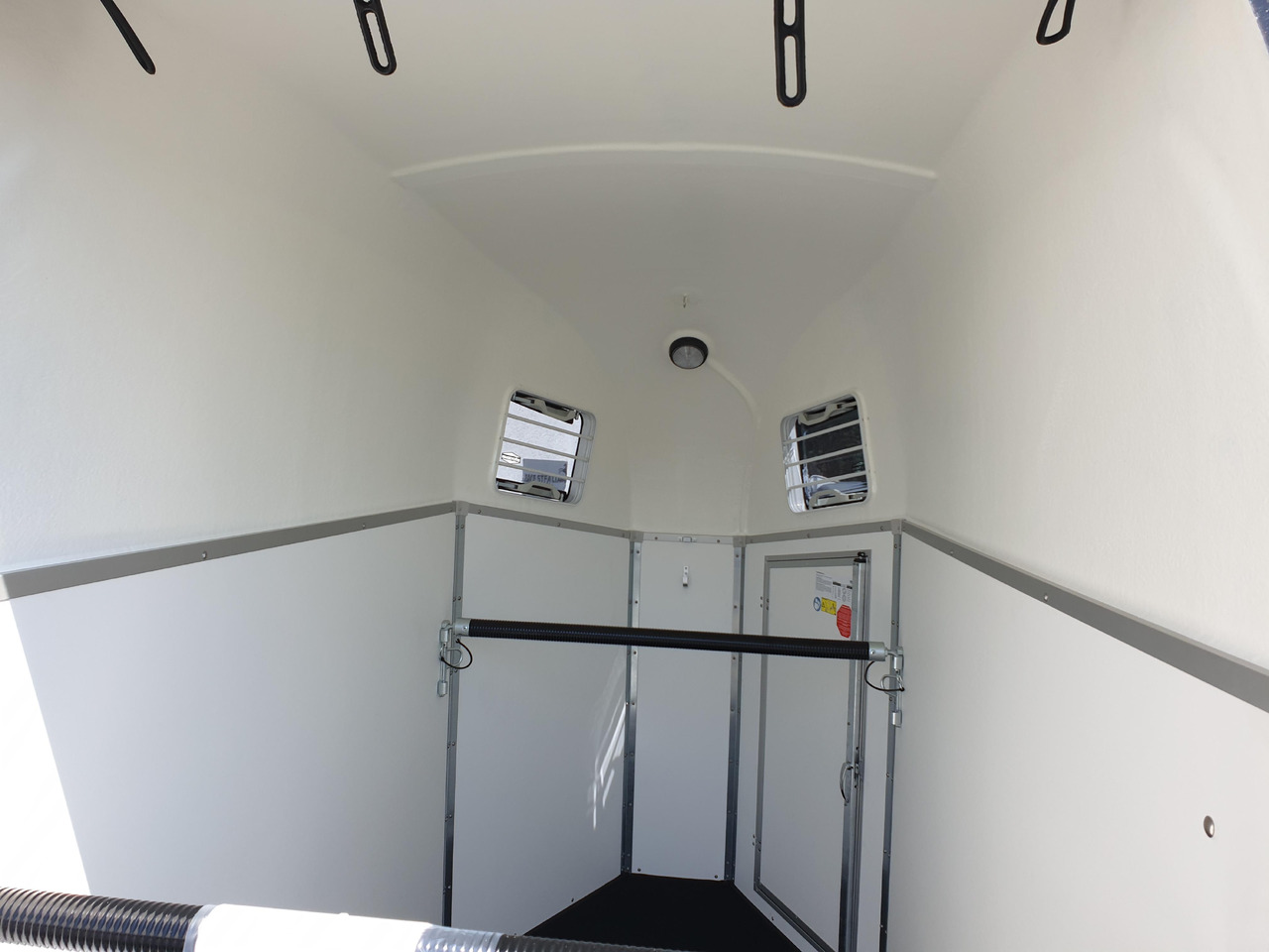 Remorcă transport cai Pferdeanhänger Böckmann UNO Esprit silver & black Haube black 1600kg Modell 2023: Foto 6 Remorcă transport cai Pferdeanhänger Böckmann UNO Esprit silver & black Haube black 1600kg Modell 2023: Foto 6