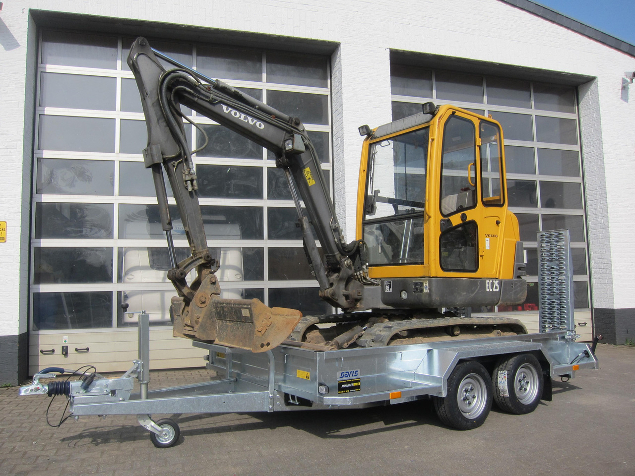 Saris Baggeranhänger Magnum Explorer 3000 V Rampen verschiebbar 3000kg Online Aktion - Remorcă transport utilaje: Foto 1 Saris Baggeranhänger Magnum Explorer 3000 V Rampen verschiebbar 3000kg Online Aktion - Remorcă transport utilaje: Foto 1