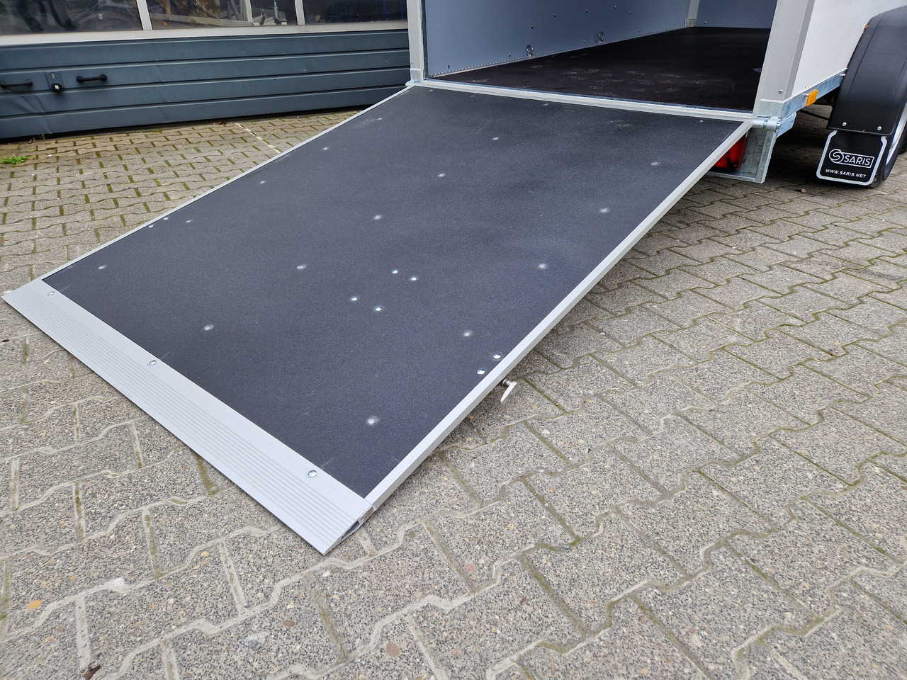 Leasing de Saris Koffer GO 306 154 180 2000 2 306x154x180cm GFK weiss Seitentür Auffahrklappe (M) 2000kg 2023 Saris Koffer GO 306 154 180 2000 2 306x154x180cm GFK weiss Seitentür Auffahrklappe (M) 2000kg 2023: Foto 8 Leasing de Saris Koffer GO 306 154 180 2000 2 306x154x180cm GFK weiss Seitentür Auffahrklappe (M) 2000kg 2023 Saris Koffer GO 306 154 180 2000 2 306x154x180cm GFK weiss Seitentür Auffahrklappe (M) 2000kg 2023: Foto 8