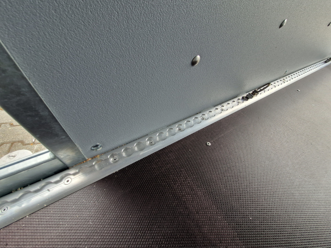 Leasing de Saris Koffer GO 306 154 180 2000 2 306x154x180cm GFK weiss Seitentür Auffahrklappe (M) 2000kg 2023 Saris Koffer GO 306 154 180 2000 2 306x154x180cm GFK weiss Seitentür Auffahrklappe (M) 2000kg 2023: Foto 7 Leasing de Saris Koffer GO 306 154 180 2000 2 306x154x180cm GFK weiss Seitentür Auffahrklappe (M) 2000kg 2023 Saris Koffer GO 306 154 180 2000 2 306x154x180cm GFK weiss Seitentür Auffahrklappe (M) 2000kg 2023: Foto 7