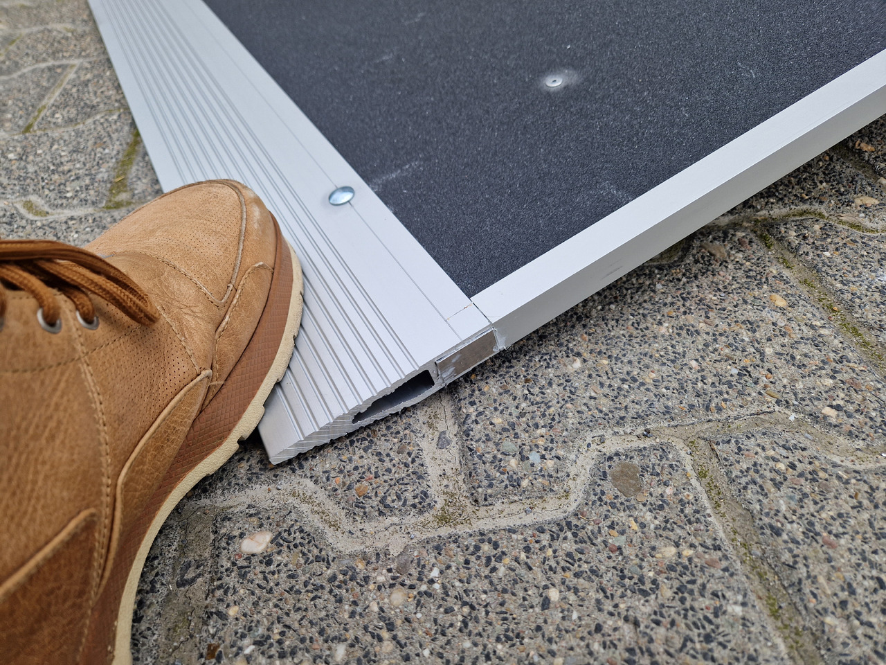 Leasing de Saris Koffer GO 306 154 180 2000 2 306x154x180cm GFK weiss Seitentür Auffahrklappe (M) 2000kg 2023 Saris Koffer GO 306 154 180 2000 2 306x154x180cm GFK weiss Seitentür Auffahrklappe (M) 2000kg 2023: Foto 13 Leasing de Saris Koffer GO 306 154 180 2000 2 306x154x180cm GFK weiss Seitentür Auffahrklappe (M) 2000kg 2023 Saris Koffer GO 306 154 180 2000 2 306x154x180cm GFK weiss Seitentür Auffahrklappe (M) 2000kg 2023: Foto 13