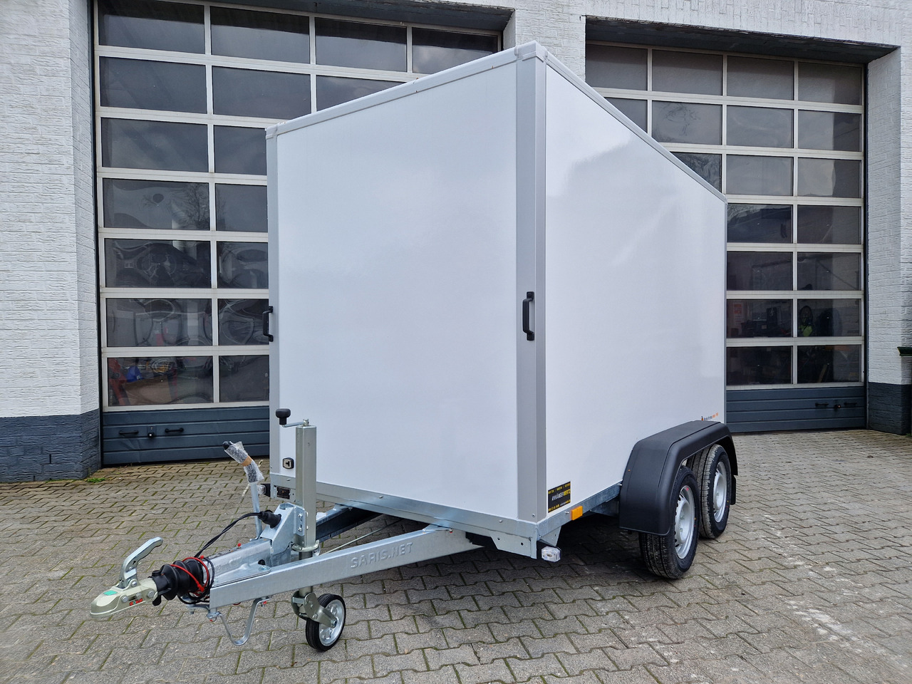 Leasing de Saris Koffer GO 306 154 180 2000 2 306x154x180cm GFK weiss Seitentür Auffahrklappe (M) 2000kg 2023 Saris Koffer GO 306 154 180 2000 2 306x154x180cm GFK weiss Seitentür Auffahrklappe (M) 2000kg 2023: Foto 15 Leasing de Saris Koffer GO 306 154 180 2000 2 306x154x180cm GFK weiss Seitentür Auffahrklappe (M) 2000kg 2023 Saris Koffer GO 306 154 180 2000 2 306x154x180cm GFK weiss Seitentür Auffahrklappe (M) 2000kg 2023: Foto 15