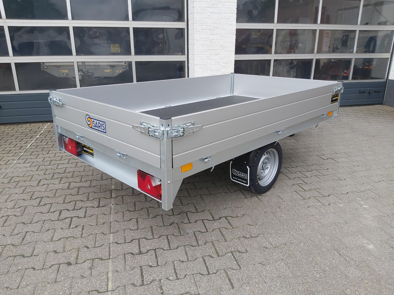 Saris PL 256 150 1500 1 256x150x30cm 13" 1500kg Modell 2024 - Remorca auto: Foto 5 Saris PL 256 150 1500 1 256x150x30cm 13" 1500kg Modell 2024 - Remorca auto: Foto 5
