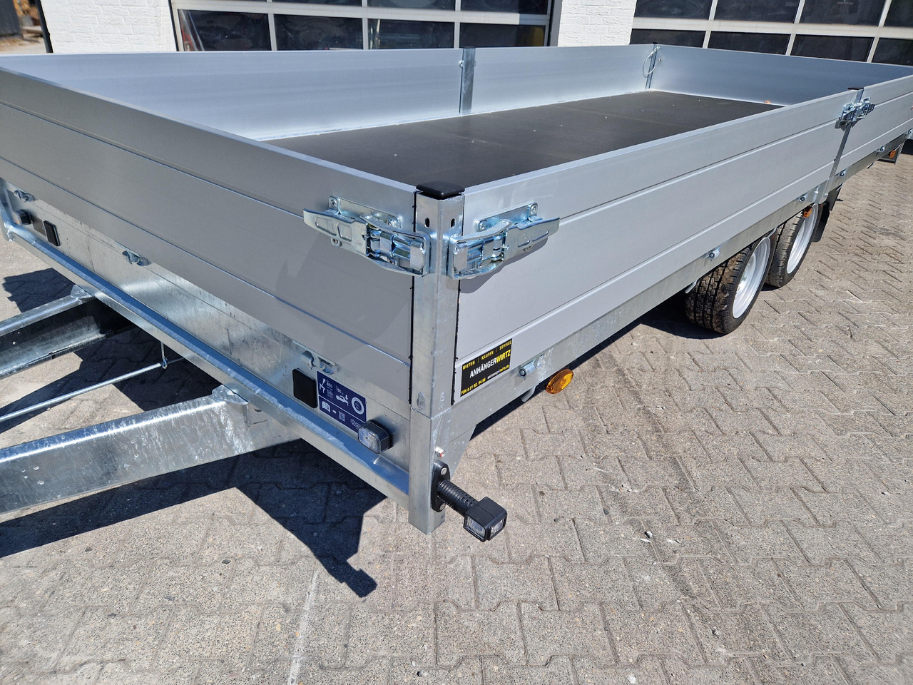 Saris PL HD 506 204 3500 2 506x204x35cm heavy duty LED Beleuchtung (XXL) Modell 2023 - Remorcă platformă: Foto 4 Saris PL HD 506 204 3500 2 506x204x35cm heavy duty LED Beleuchtung (XXL) Modell 2023 - Remorcă platformă: Foto 4