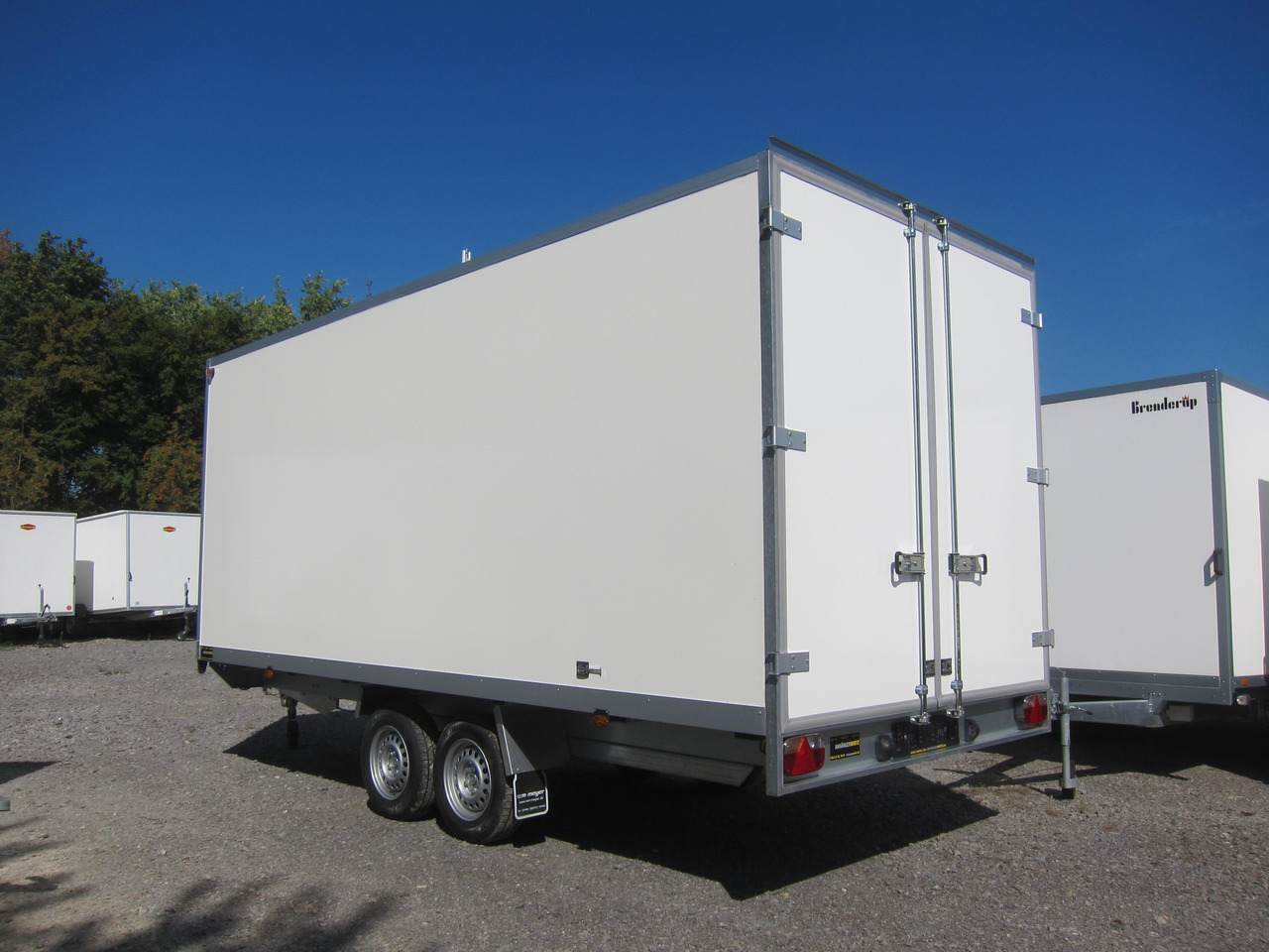 WM Meyer Kofferanhänger AZHLC 2750/210 S40 501x210x205cm (XXL) 2700kg - Remorcă furgon: Foto 3 WM Meyer Kofferanhänger AZHLC 2750/210 S40 501x210x205cm (XXL) 2700kg - Remorcă furgon: Foto 3