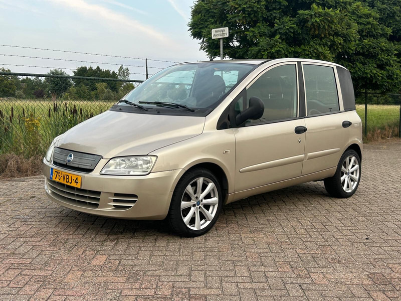 Fiat Multipla 1.9 EURO 4 DIESEL VAN - Autoutilitară compactă: Foto 1 Fiat Multipla 1.9 EURO 4 DIESEL VAN - Autoutilitară compactă: Foto 1