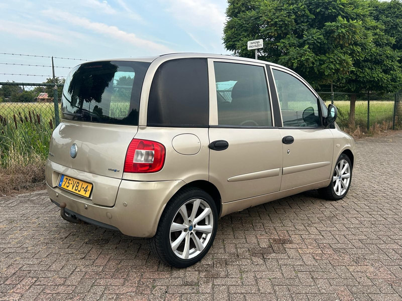 Fiat Multipla 1.9 EURO 4 DIESEL VAN - Autoutilitară compactă: Foto 5 Fiat Multipla 1.9 EURO 4 DIESEL VAN - Autoutilitară compactă: Foto 5