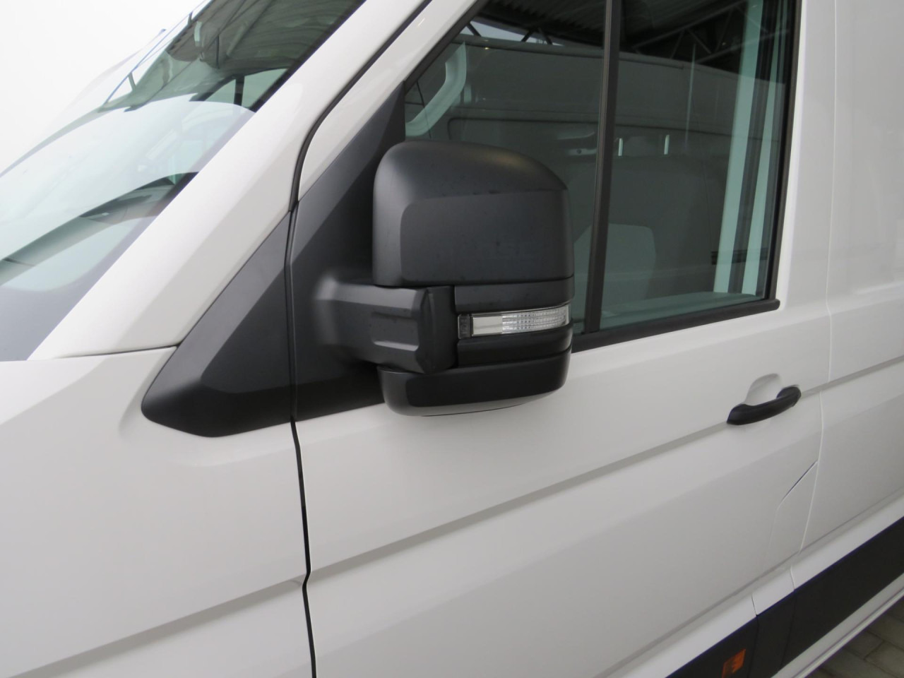 VOLKSWAGEN Crafter 35 L3H3 Kasten 4MOTION Navi ZV - Dubă: Foto 2 VOLKSWAGEN Crafter 35 L3H3 Kasten 4MOTION Navi ZV - Dubă: Foto 2
