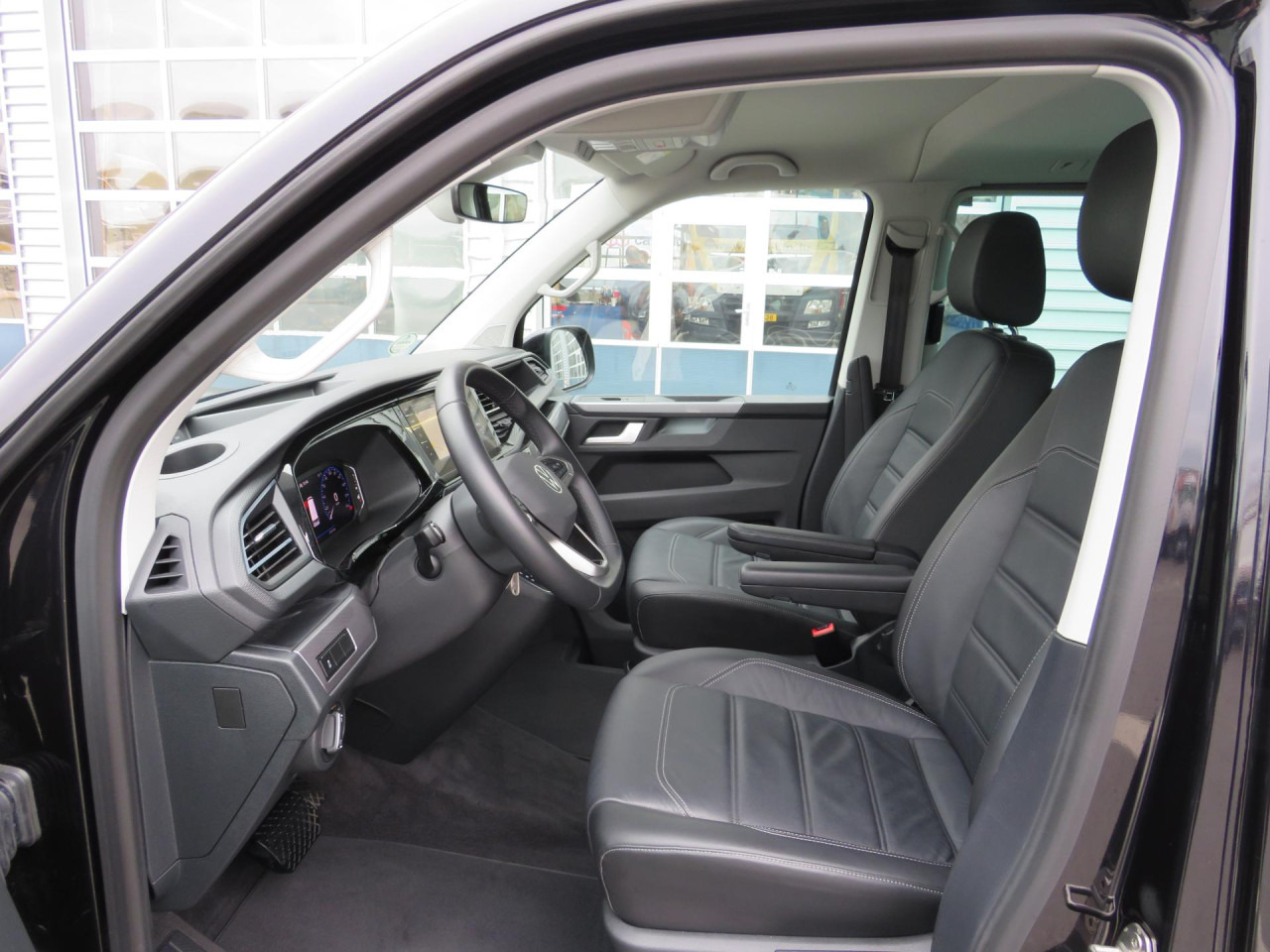 VOLKSWAGEN T6.1 Multivan Comfortline Edition Court Bluetooth - Automobil: Foto 2 VOLKSWAGEN T6.1 Multivan Comfortline Edition Court Bluetooth - Automobil: Foto 2