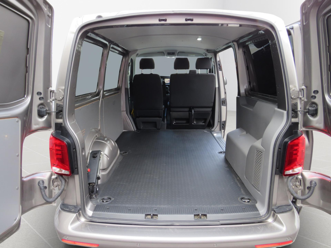 VOLKSWAGEN T6.1 Transporter Trendline 2.0 TDI Kasten Euro6 ZV - Autoutilitară compactă: Foto 4 VOLKSWAGEN T6.1 Transporter Trendline 2.0 TDI Kasten Euro6 ZV - Autoutilitară compactă: Foto 4