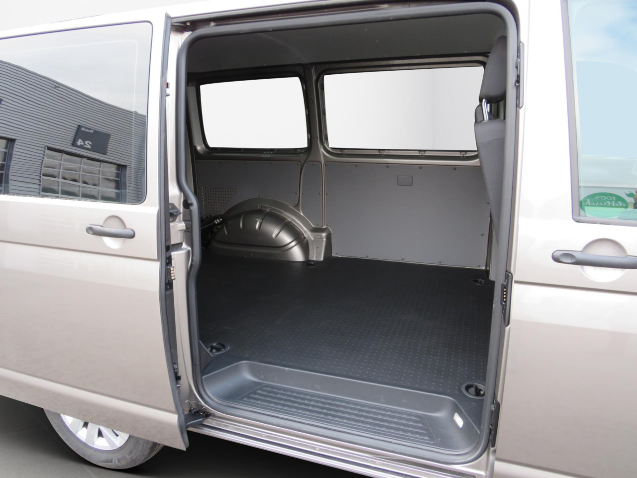 VOLKSWAGEN T6.1 Transporter Trendline 2.0 TDI Kasten Euro6 ZV - Autoutilitară compactă: Foto 3 VOLKSWAGEN T6.1 Transporter Trendline 2.0 TDI Kasten Euro6 ZV - Autoutilitară compactă: Foto 3