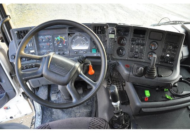 Scania 124 6X2 470 - Camion transport containere/ Swap body: Foto 5 Scania 124 6X2 470 - Camion transport containere/ Swap body: Foto 5