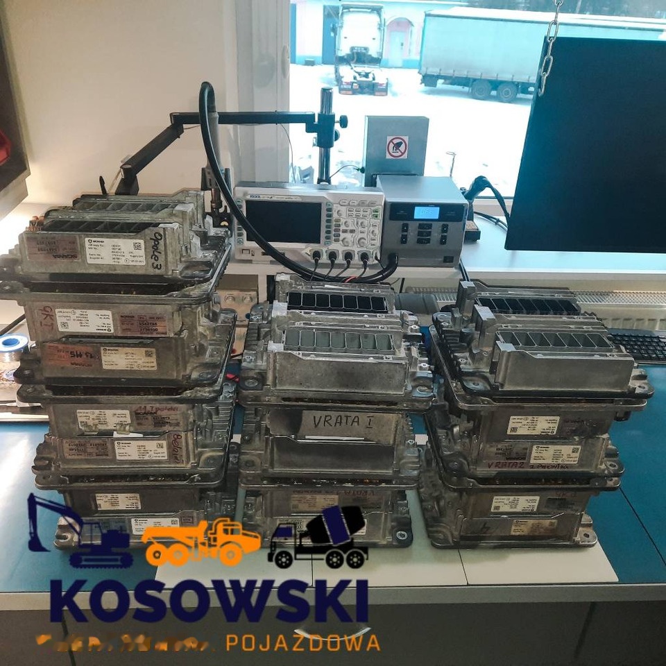 DOOSAN DX300 - Calculator de bord pentru Excavator pe şenile: Foto 3 DOOSAN DX300 - Calculator de bord pentru Excavator pe şenile: Foto 3