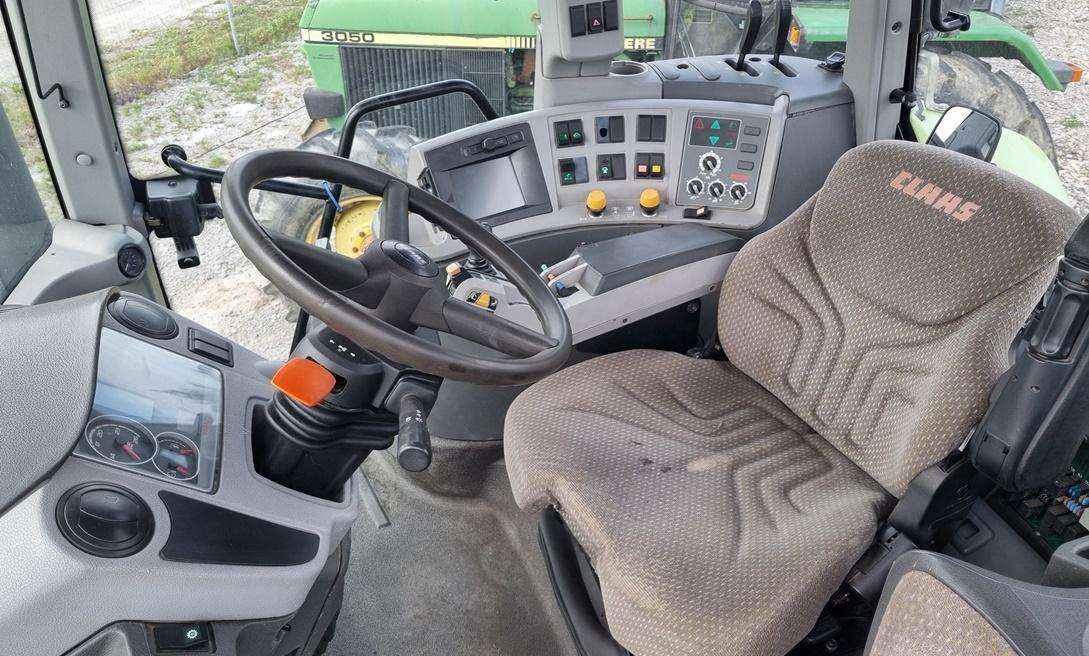 Tractor agricol Claas Axion 840: Foto 12