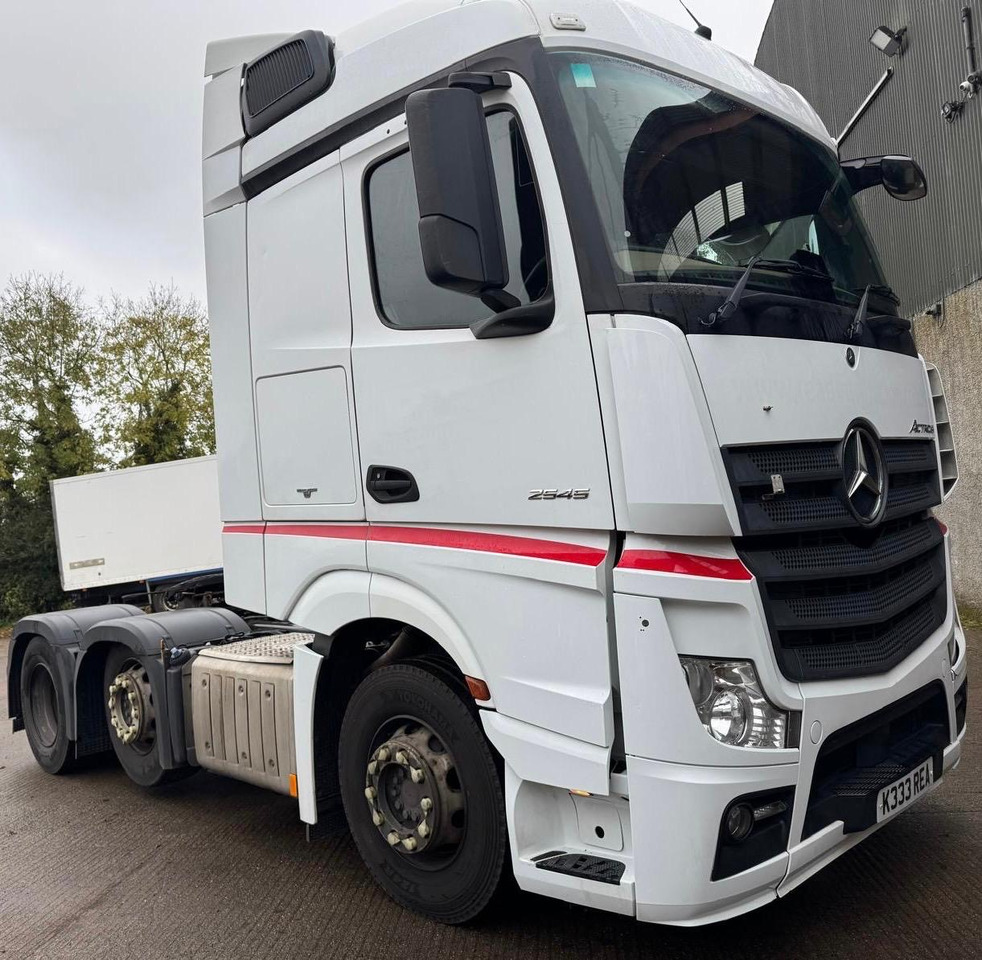 Mercedes Actros - Cap tractor: Foto 4 Mercedes Actros - Cap tractor: Foto 4