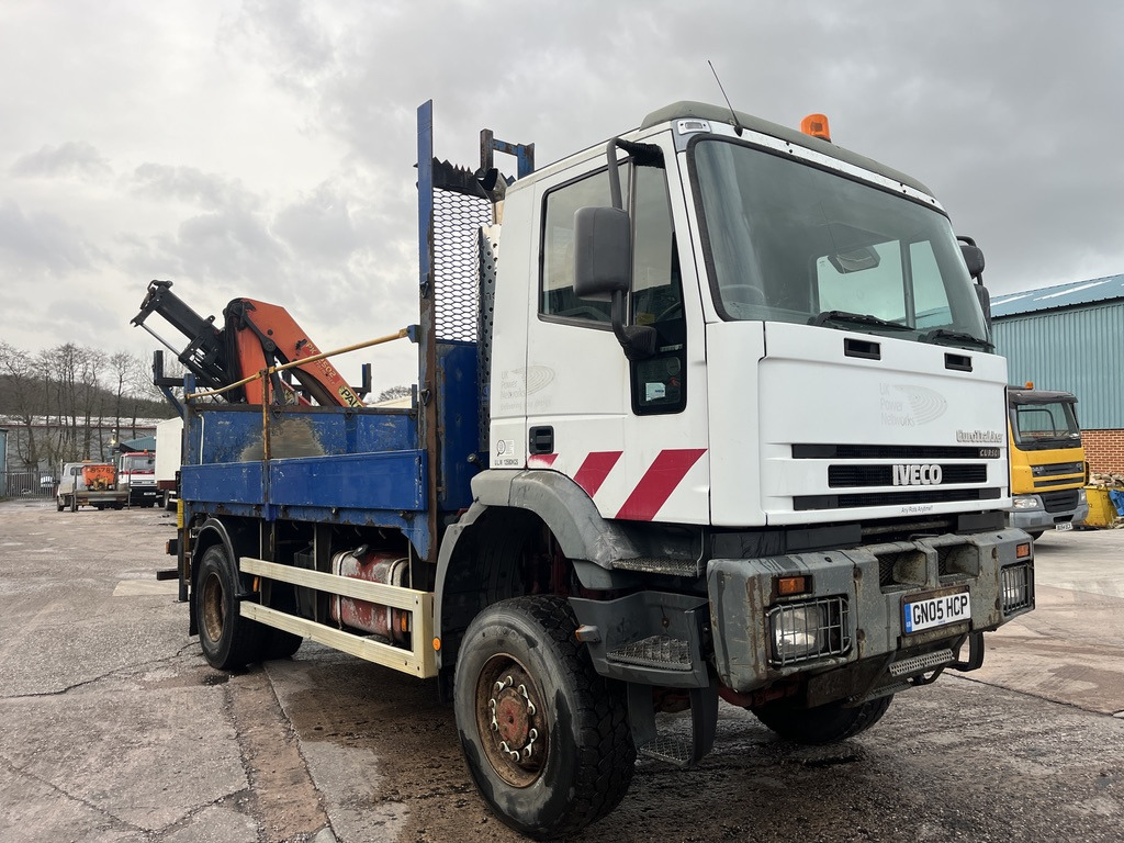 Iveco EuroTrakker 180E27 4x4 Rigid - Camion platformă: Foto 2 Iveco EuroTrakker 180E27 4x4 Rigid - Camion platformă: Foto 2