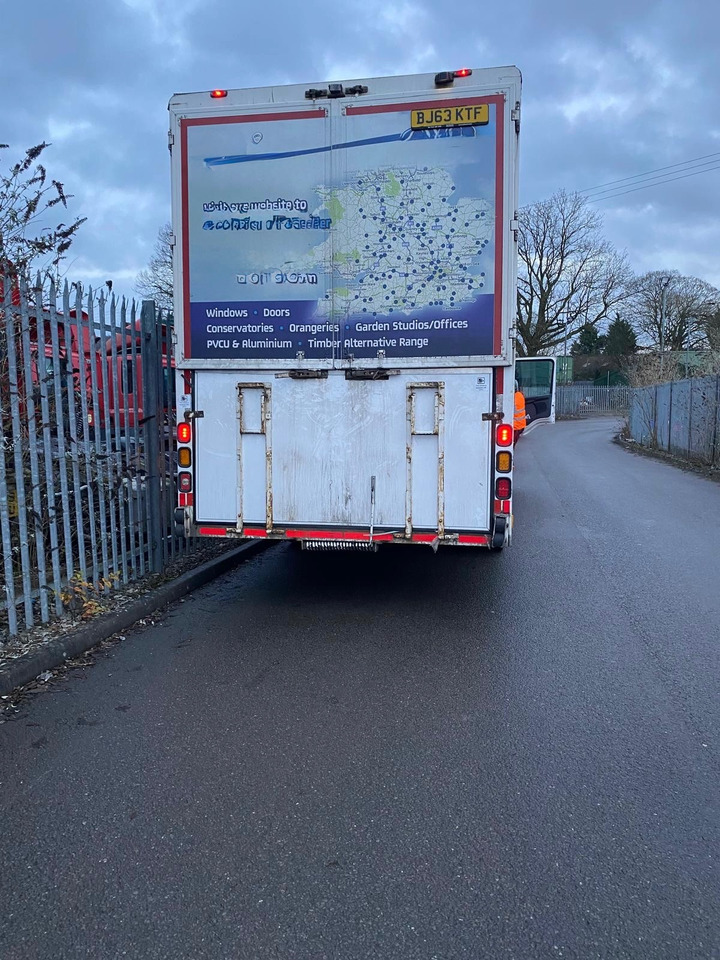 Scania P230 4x2 - Autoutilitară box: Foto 4 Scania P230 4x2 - Autoutilitară box: Foto 4