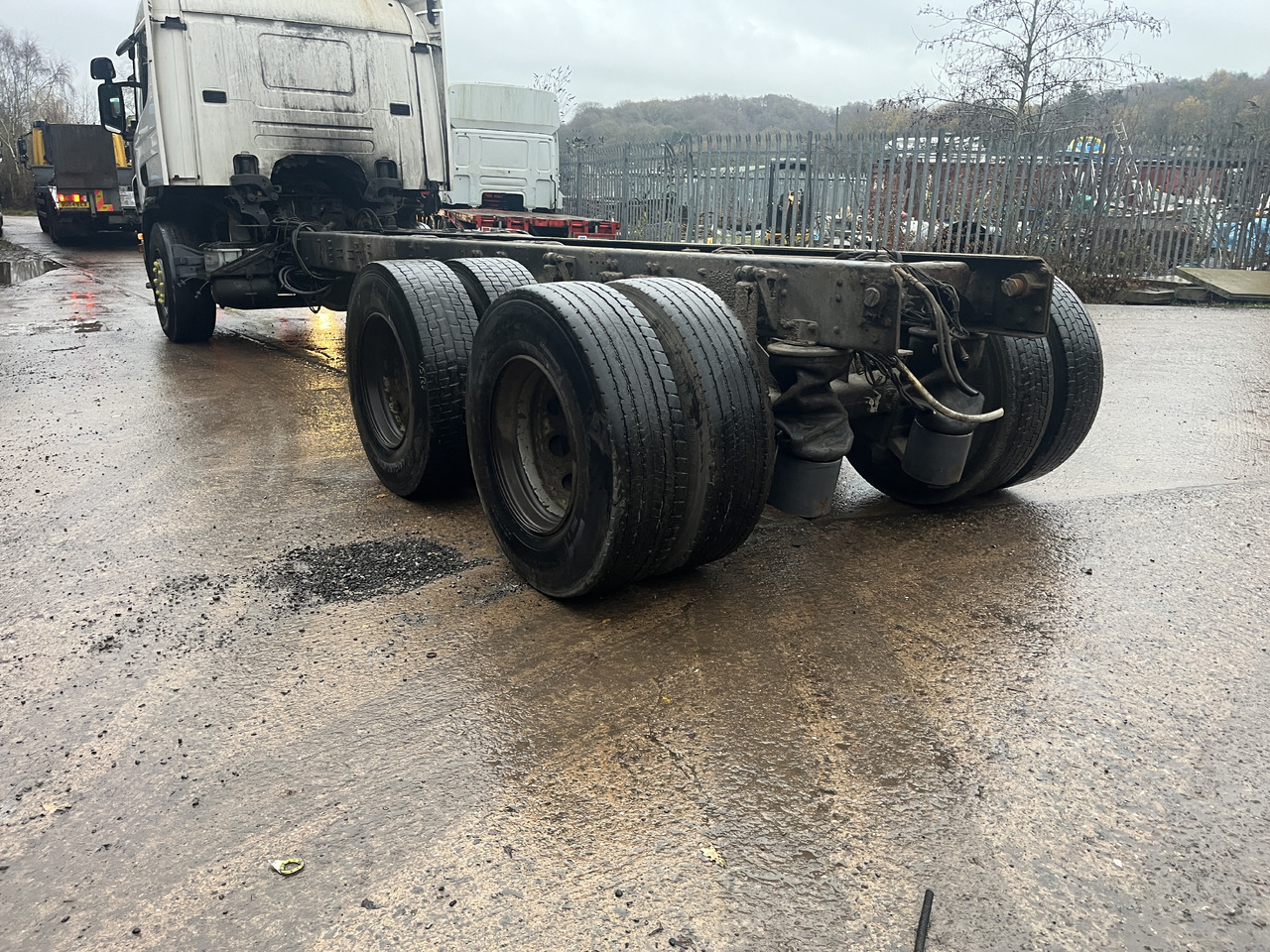 Scania P320 6x2 Chassis Cab - Camion şasiu: Foto 3 Scania P320 6x2 Chassis Cab - Camion şasiu: Foto 3