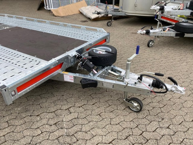 Brian James T Transporter, 231-5522-35-3-10, 5500 x 2240 mm, 3,5 to. kippbar mit Auffahrrampe - Remorcă transport auto: Foto 2 Brian James T Transporter, 231-5522-35-3-10, 5500 x 2240 mm, 3,5 to. kippbar mit Auffahrrampe - Remorcă transport auto: Foto 2