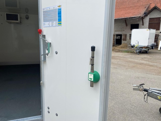 Humbaur Kühlanhänger HGK 253218-21 PF60 Deluxe 2,5 to. 3130x1670x1970mm - Remorcă frigider: Foto 3 Humbaur Kühlanhänger HGK 253218-21 PF60 Deluxe 2,5 to. 3130x1670x1970mm - Remorcă frigider: Foto 3