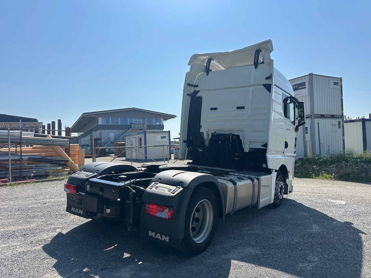 MAN TGX 18.470 4x2 Lowliner 2Tank LED - Cap tractor: Foto 4 MAN TGX 18.470 4x2 Lowliner 2Tank LED - Cap tractor: Foto 4