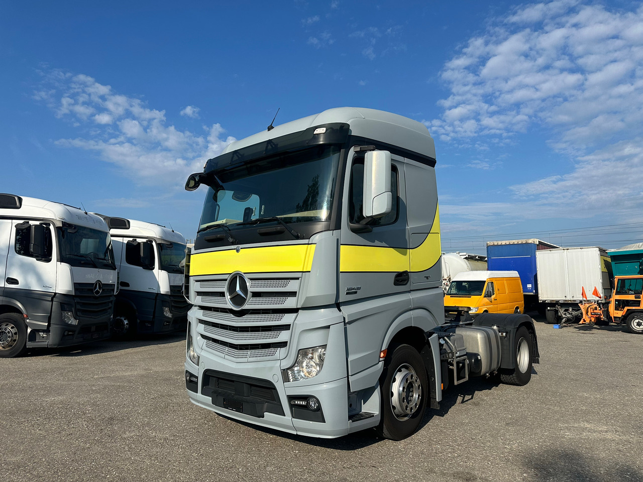 Mercedes Actros 18.48 18.41 18.40 18.44 18.46 18.45 18.42 18.48 - Cap tractor: Foto 1 Mercedes Actros 18.48 18.41 18.40 18.44 18.46 18.45 18.42 18.48 - Cap tractor: Foto 1