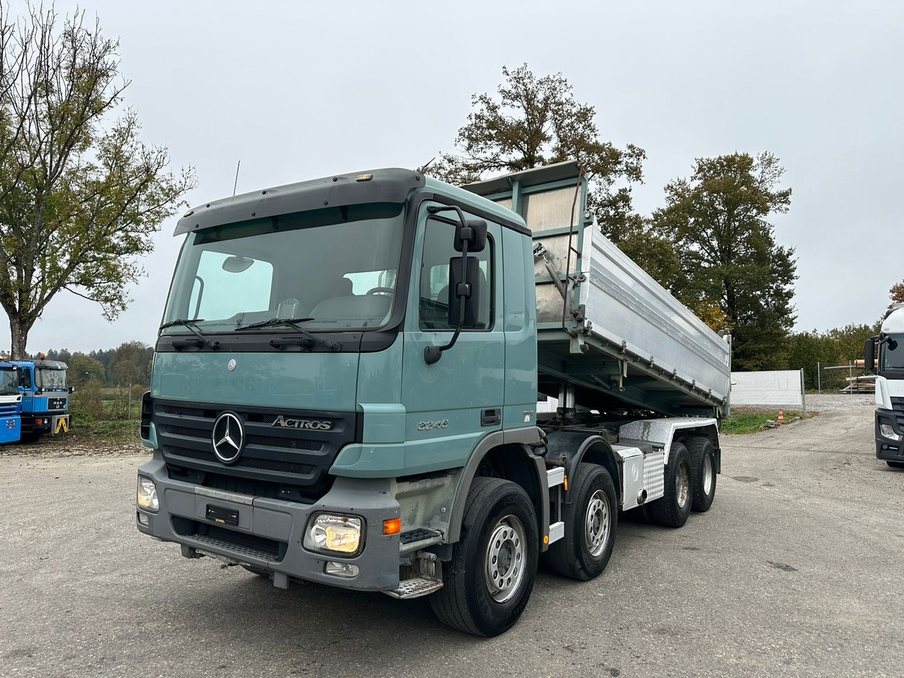 MERCEDES-BENZ Actros 3246 8x4 Kipper - Camion basculantă: Foto 1 MERCEDES-BENZ Actros 3246 8x4 Kipper - Camion basculantă: Foto 1