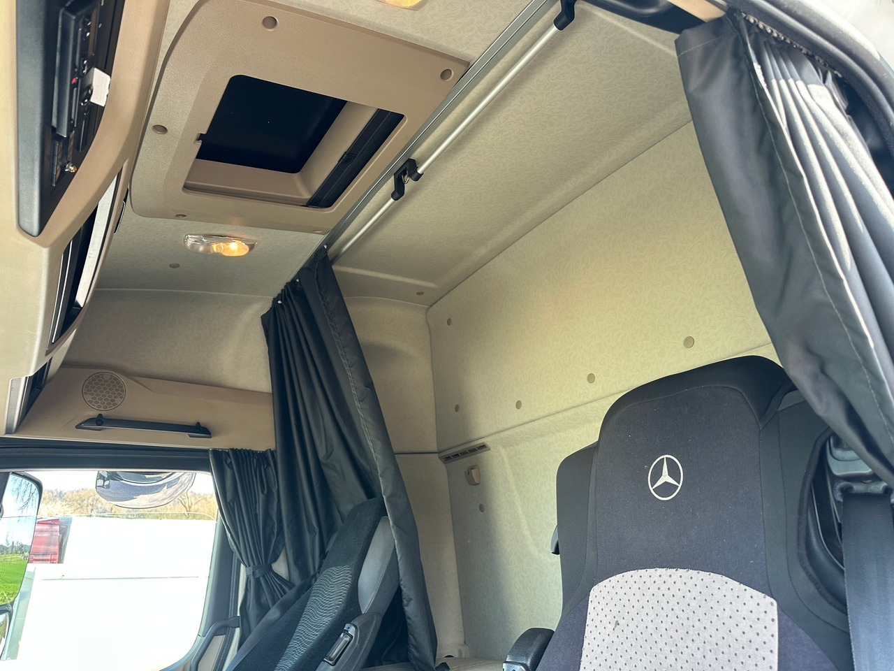 MERCEDES-BENZ actros 18.42 4x2 Shassie Cabine - Camion şasiu: Foto 5 MERCEDES-BENZ actros 18.42 4x2 Shassie Cabine - Camion şasiu: Foto 5