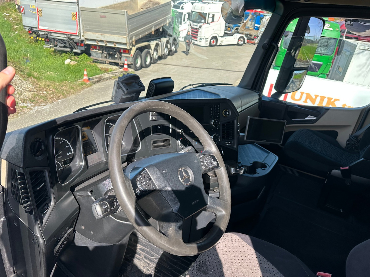 MERCEDES-BENZ actros 18.42 4x2 Shassie Cabine - Camion şasiu: Foto 3 MERCEDES-BENZ actros 18.42 4x2 Shassie Cabine - Camion şasiu: Foto 3