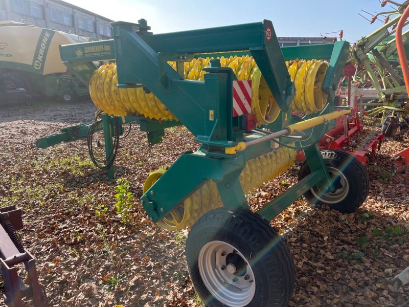 Agromerkur Cambridge 5.4 - Compactor agricola: Foto 4 Agromerkur Cambridge 5.4 - Compactor agricola: Foto 4