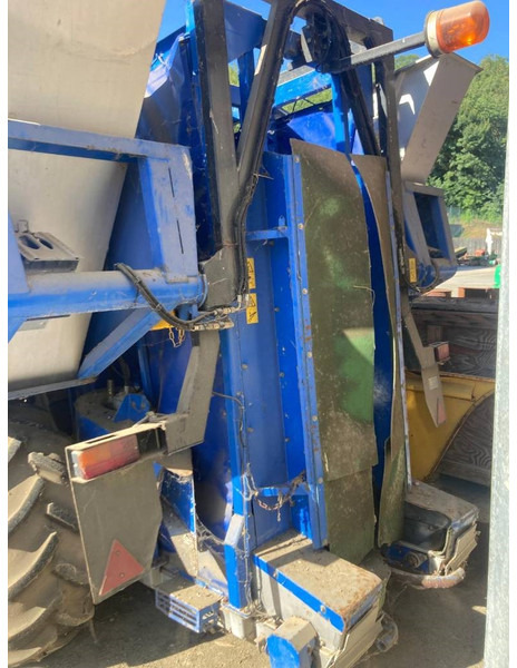 BRAUD TB15 - Combina de recoltat struguri: Foto 3 BRAUD TB15 - Combina de recoltat struguri: Foto 3