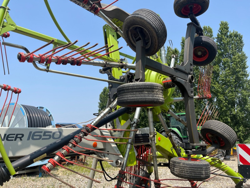 Claas Liner 1650 Twin - Maşină de întors fânul: Foto 5 Claas Liner 1650 Twin - Maşină de întors fânul: Foto 5