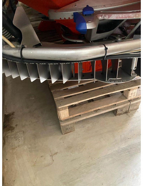 Kuhn Axis 40.1 W - Imprastietor îngrăşăminte: Foto 3 Kuhn Axis 40.1 W - Imprastietor îngrăşăminte: Foto 3