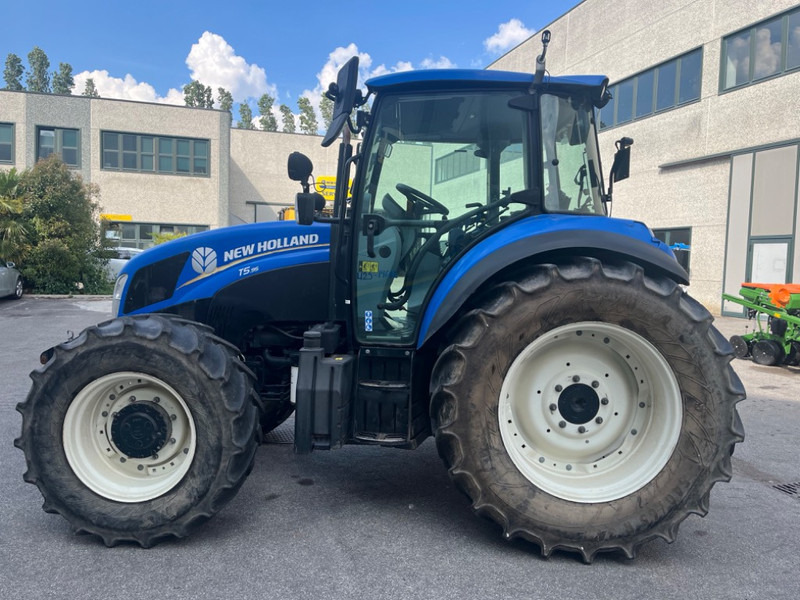 New Holland T 5.95 DC - Tractor agricol: Foto 4 New Holland T 5.95 DC - Tractor agricol: Foto 4