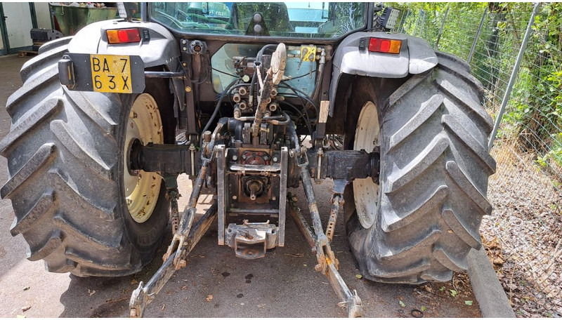 New Holland TN 95 D A - Tractor agricol: Foto 4 New Holland TN 95 D A - Tractor agricol: Foto 4