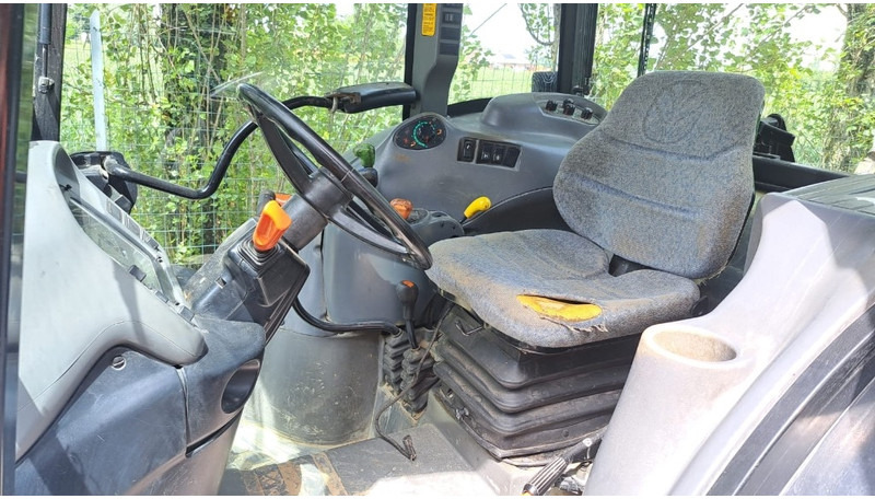 Tractor agricol New Holland TN 95 D A: Foto 6