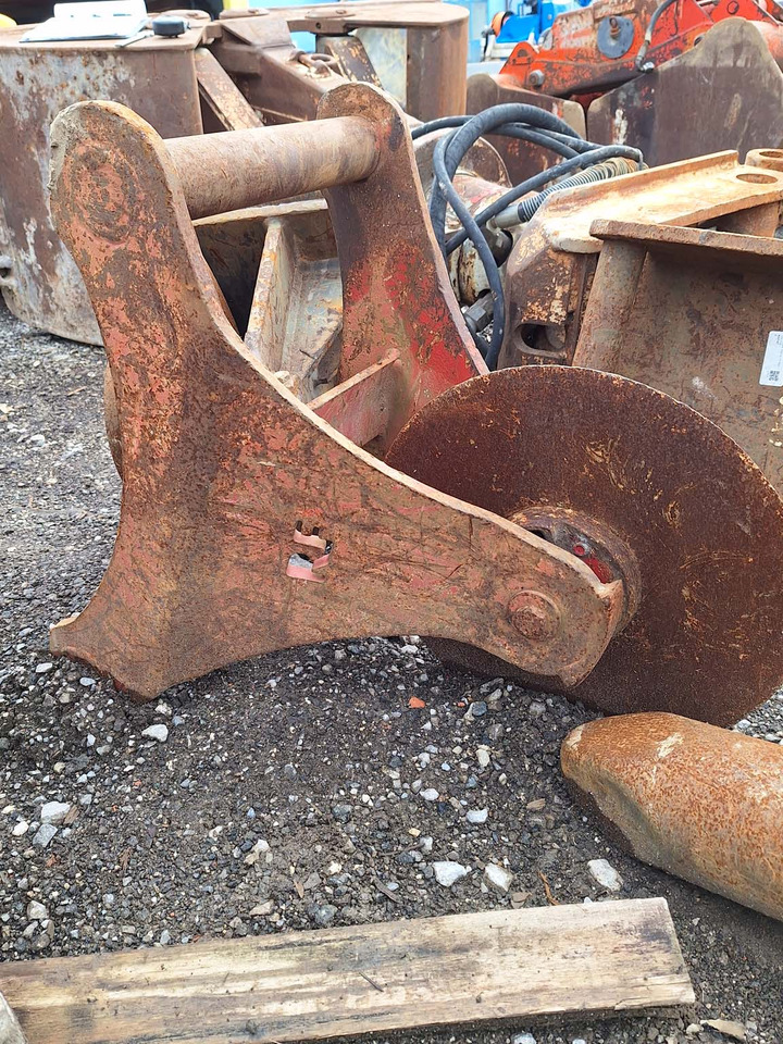 380 mm Volvo S60 - Ataşament pentru Utilaje constructii: Foto 1 380 mm Volvo S60 - Ataşament pentru Utilaje constructii: Foto 1