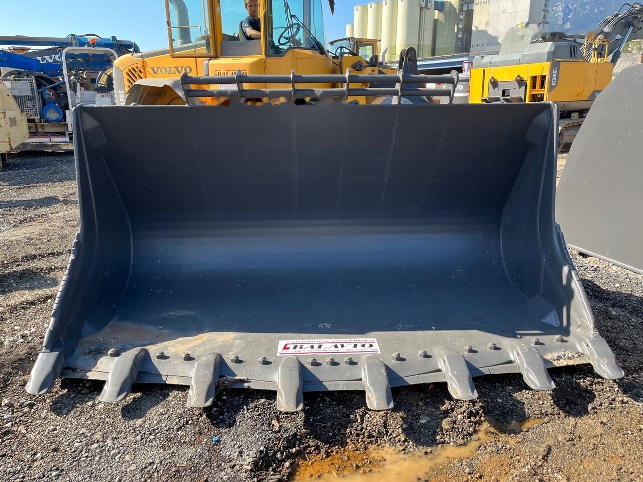 Balavto Loader bucket 3350 mm - Cupă incărcător: Foto 2 Balavto Loader bucket 3350 mm - Cupă incărcător: Foto 2
