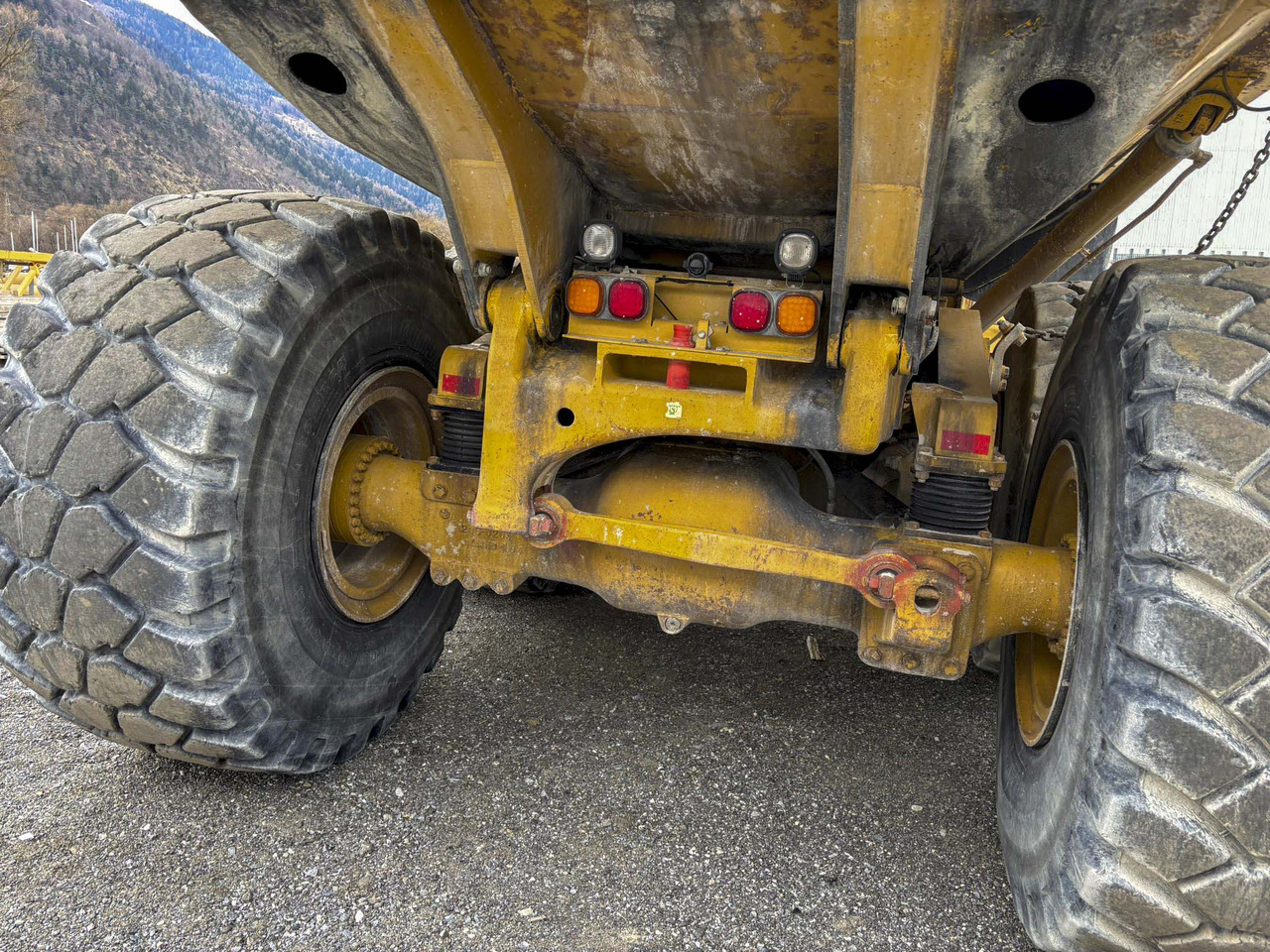 CATERPILLAR 740 - Camion articulat: Foto 5 CATERPILLAR 740 - Camion articulat: Foto 5